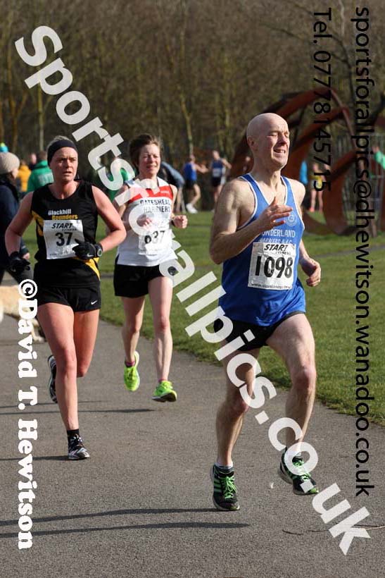 Women and mens veterans over-50s Royal Signals NECC Rod Relays, Hetton Lyons Park, Hetton-le-Hole. Photo: David T. Hewitson/Sports for All Pics